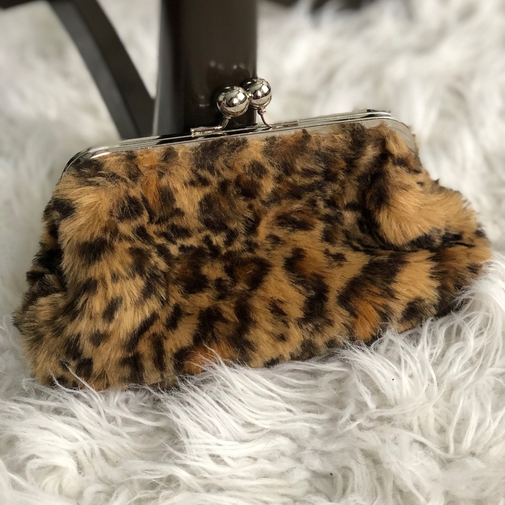 Nine West Leopard print clutch!